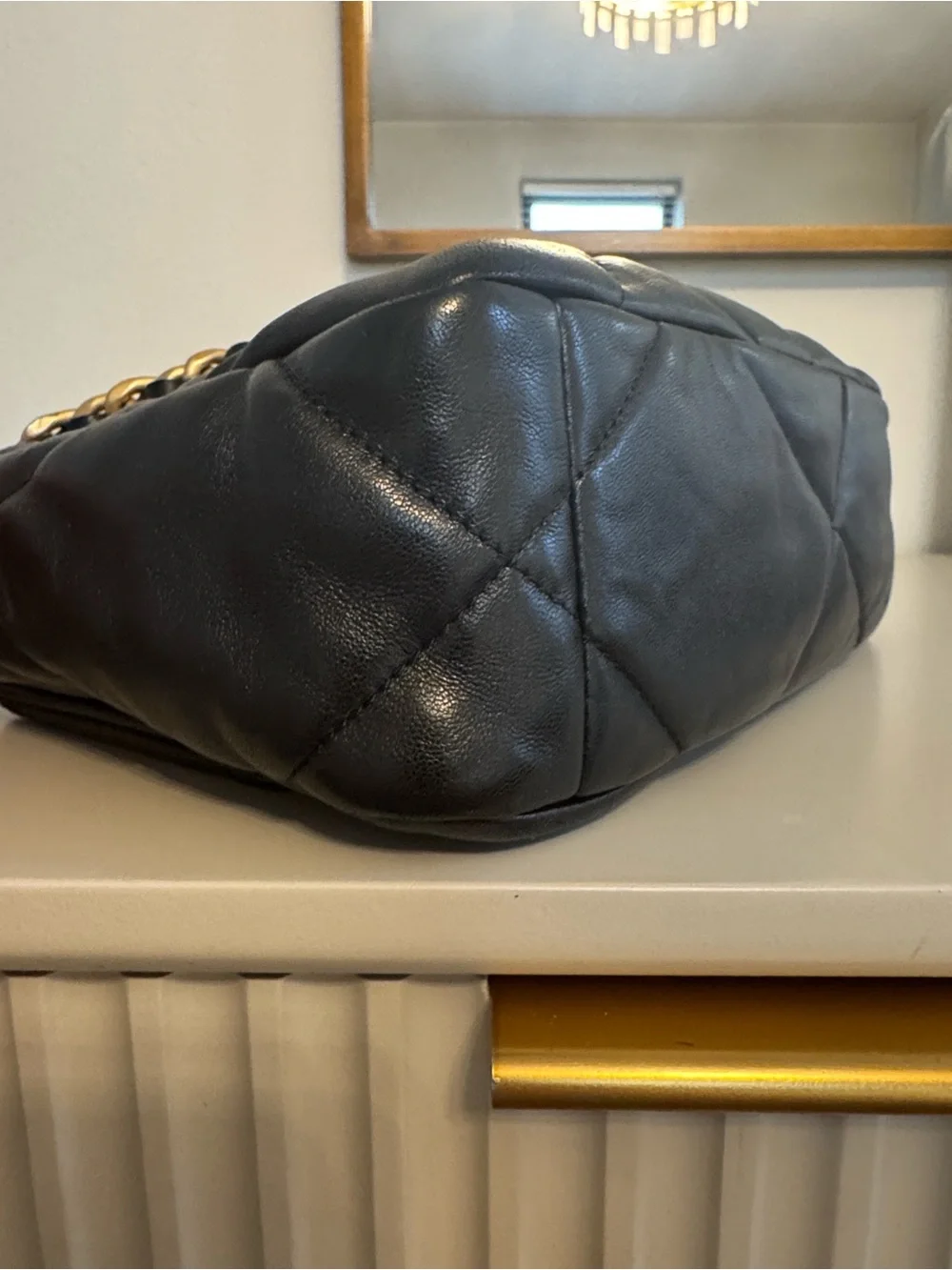CHANEL 19 Flap Bag / black